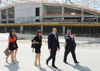 Ильхам Алиев ознакомился со строительством Дворца водных видов спорта