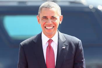 Барака Обаму раскритиковали за жвачку на церемонии в честь "Дня Д"