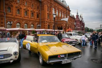 В Москве прошло самое яркое и захватывающее ралли ретро-автомобилей