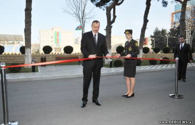 Ильхам Алиев ознакомился со строительными работами и реконструкцией, проводимыми в военном городке.
