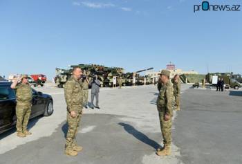 Ильхам Алиев наблюдал за ходом широкомасштабных учений Вооруженных сил Азербайджана