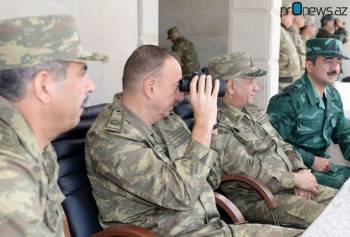 Военные учения, за которыми наблюдал Ильхам Алиев