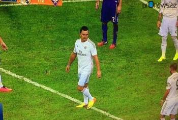 Болельщик Реала выбежал на поле и притворился игроком