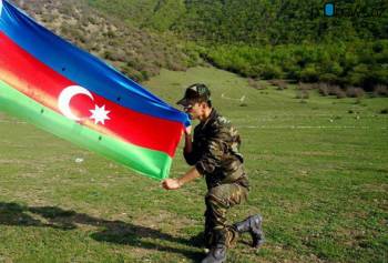Азербайджанские солдаты будут звонить из воинских частей