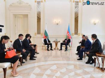 Президенты Азербайджана и Болгарии встретились в расширенном составе