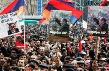 Армянский депутат в парламенте: А царь-то не настоящий!