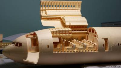 Потрясающая модель BOEING 777, сделанная из бумаги