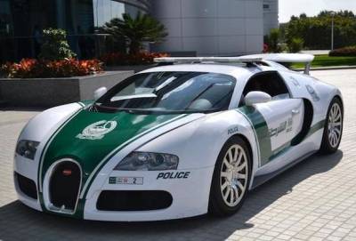 Полиция Дубая пополнила автопарк новым Bugatti Veyron