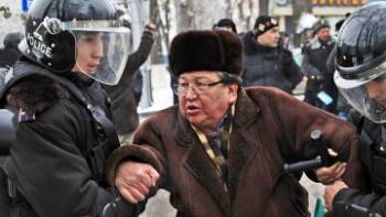 Три человека задержаны в Алма-Ате во время митинга
